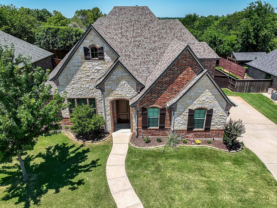 1st image of 3207 Bandera Dr