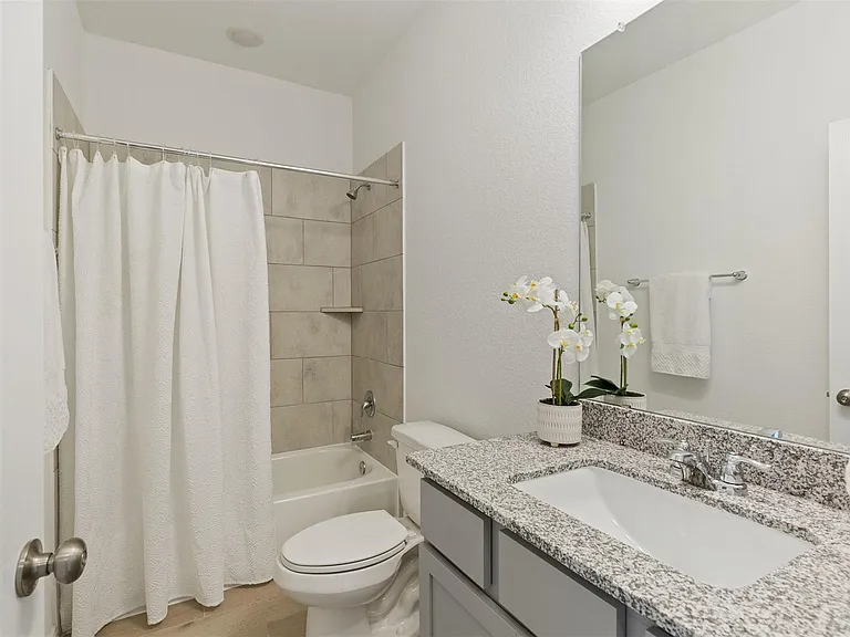 8003 Chukka Dr — Photo 8
