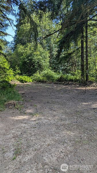 3rd image of 196 Jensen Road