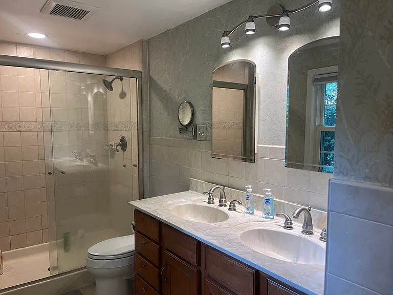 4625 Hoylake Dr — Photo 7
