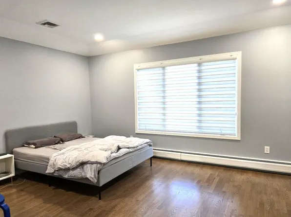 233 Warren Avenue image 6 of 10