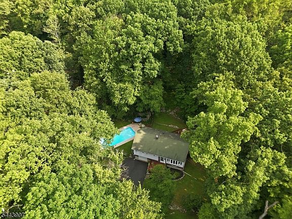 3rd image of 78 River Rd