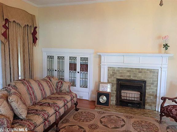 4th image of 715 Evergreen Ave