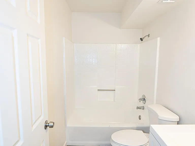 1755 W Linden St — Photo 5