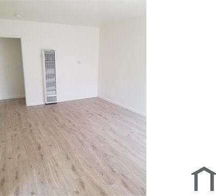 3rd image of 5819 West Blvd