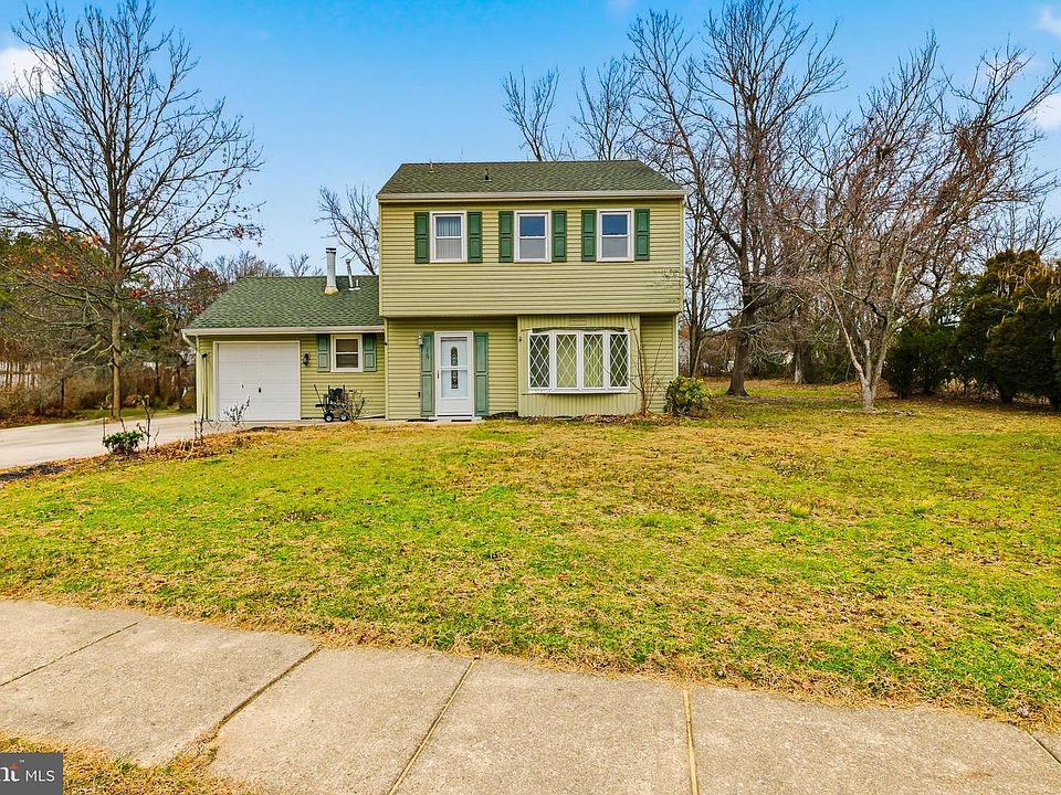 1st image of 15 W Mary Ln