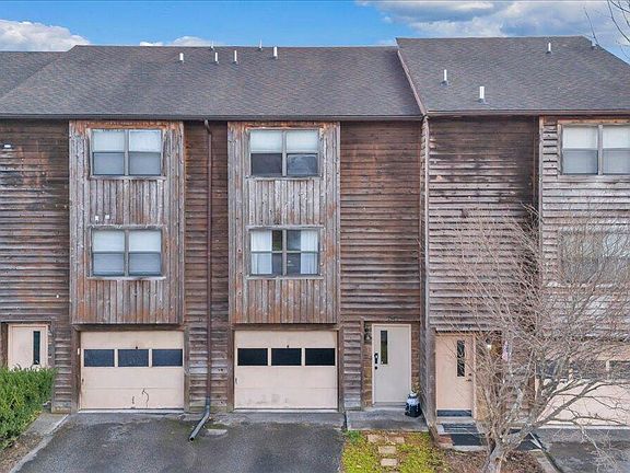 2nd image of 2615 Glade Dr
