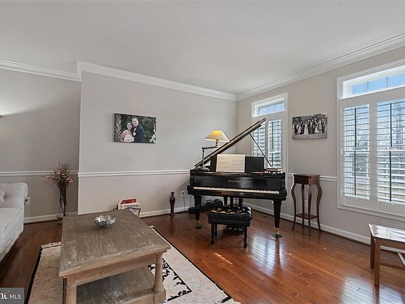 4th image of 3159 Woodland Ln