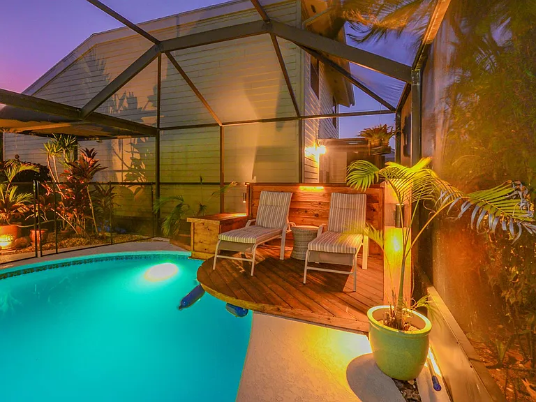 4051 NE Breakwater Dr — Photo 28
