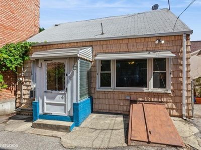 6141 56th Road, Maspeth, NY, 11378