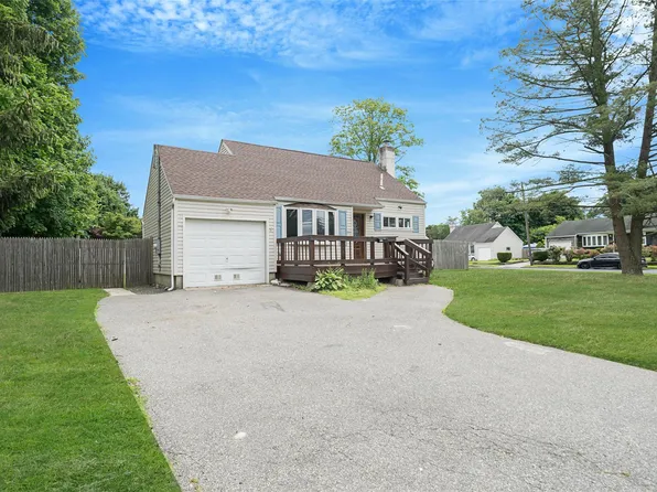 281 Carlls Path, Deer Park, NY 11729