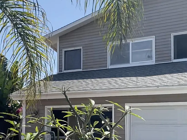 160 Melrose Ave — Photo 2