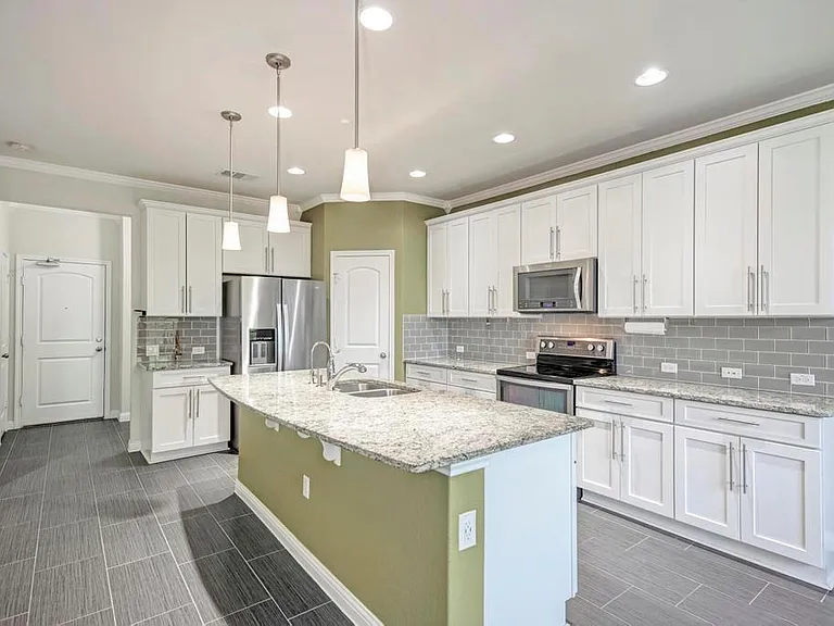 10617 Portico Ln — Photo 8