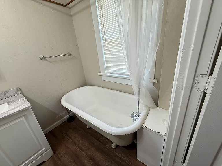 1826 N Jackson Ave — Photo 30