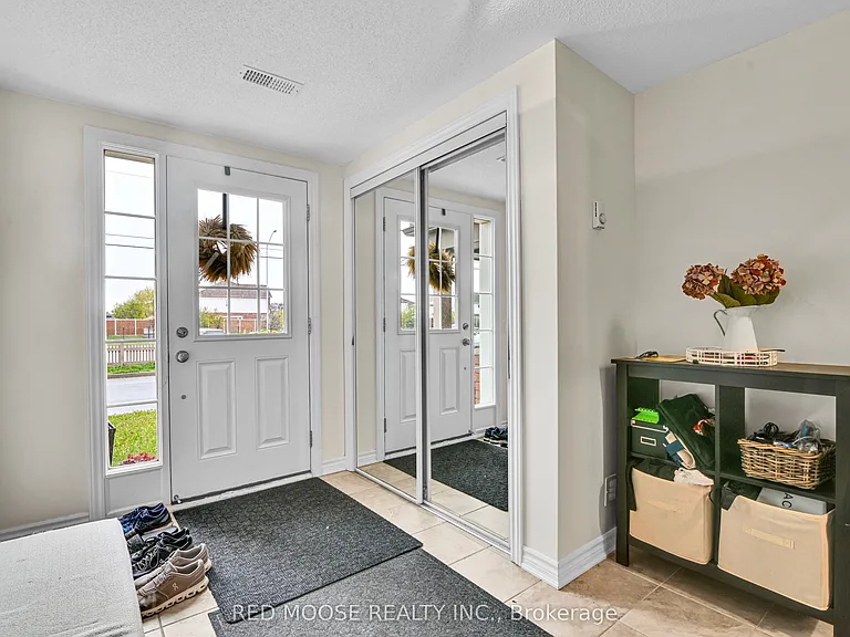 373 Sweetfern Cres — Photo 4
