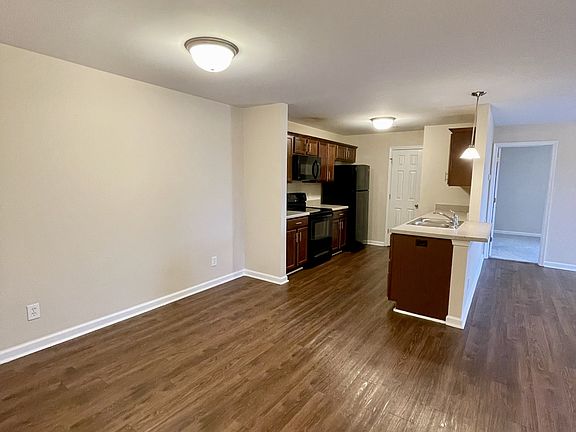 3rd image of 301 Rotunda St #304