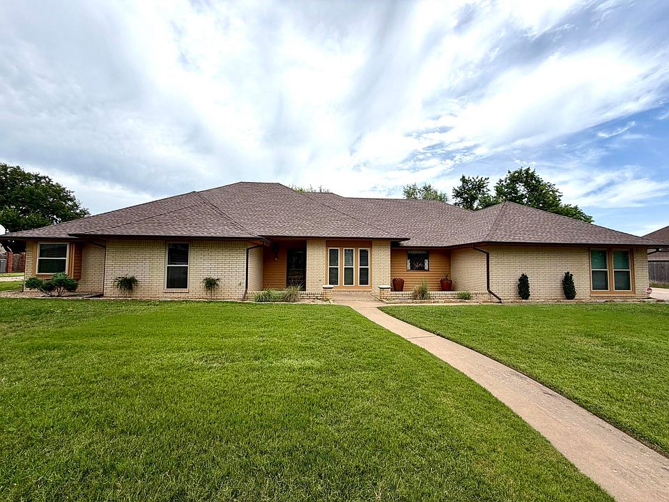 1st image of 3401 Goldfinch Ln