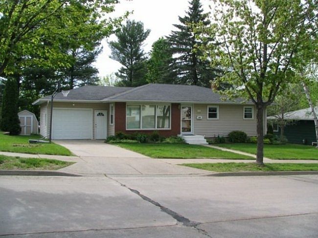 1st image of 226 N 12th Ave