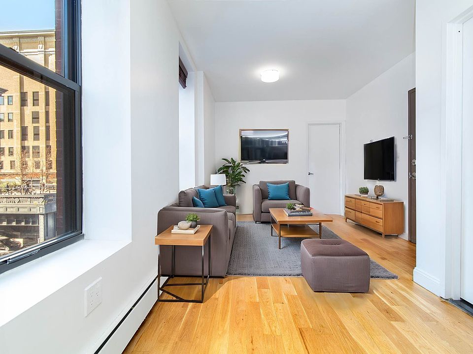 1st image of 457 W 17th St #18