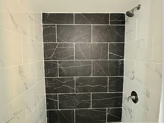 4th image of 246-247 Roseville Ave #1BA