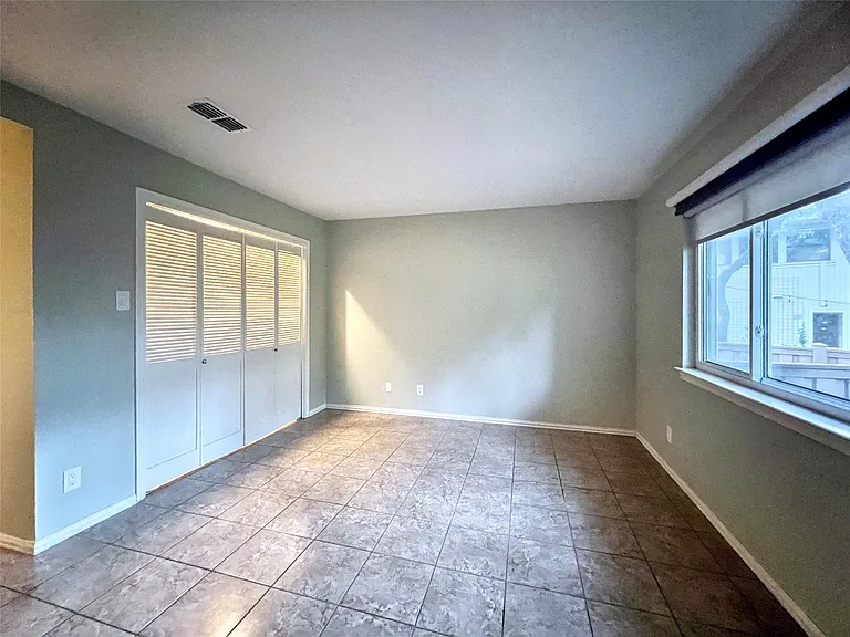 8305 Greenslope Dr — Photo 19