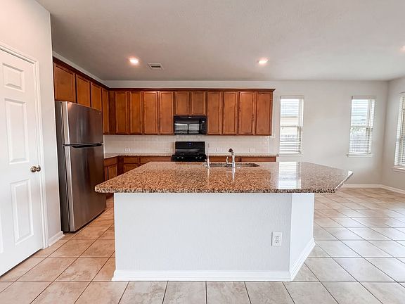5th image of 4023 Lake Cypress Cir