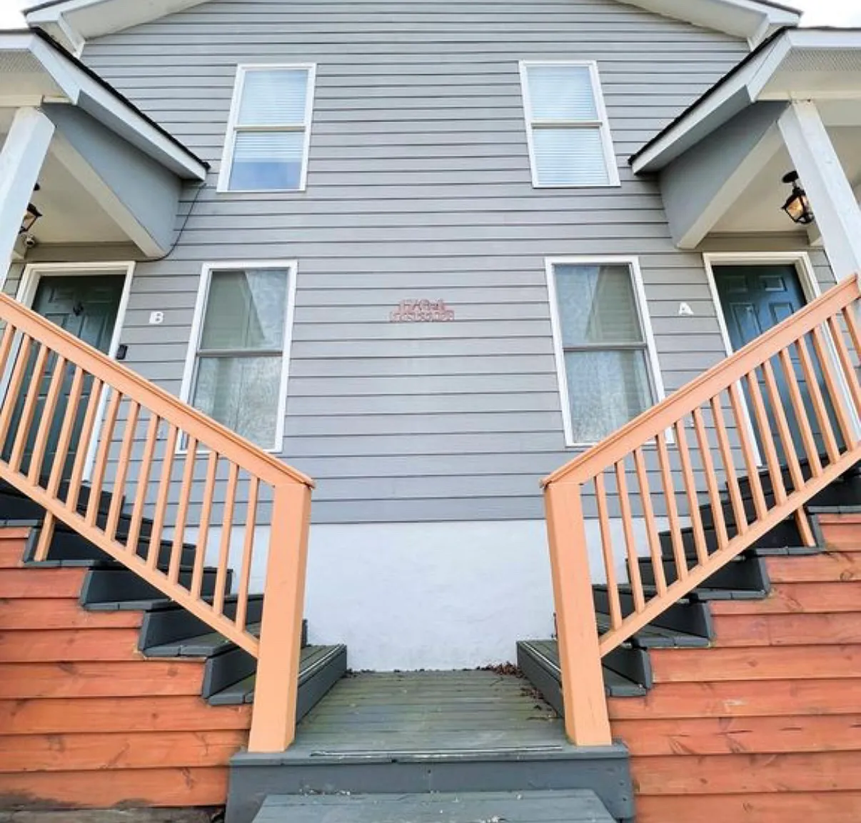 2 bed, 1023 sqft, $1,600 — Photo 1