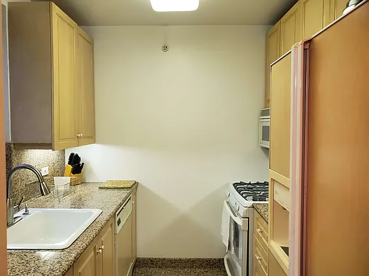 Rented by Manhattan Spaces | media 9