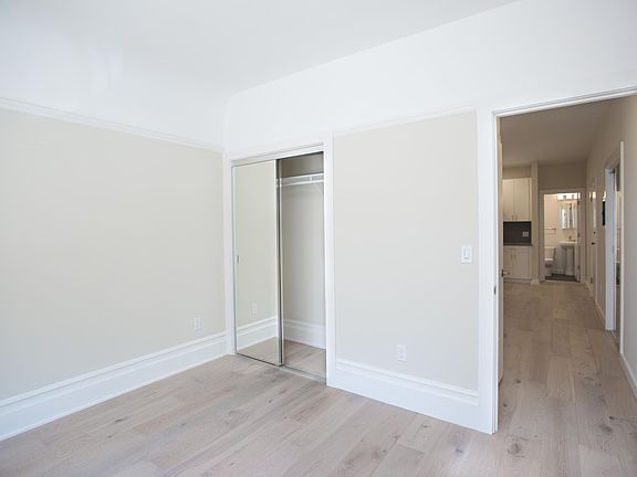 4th image of 1658 Sacramento St APT 2