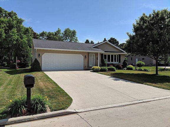2nd image of 1320 Blackwood Ct