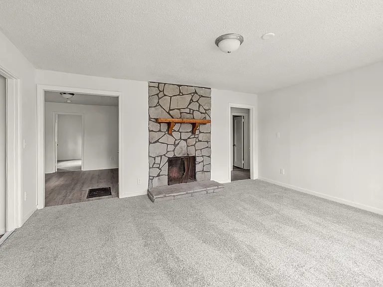 1893 Princeton Ct SW — Photo 5