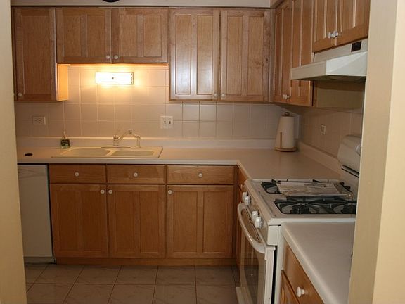 2nd image of 5500 Lincoln Ave Unit 307