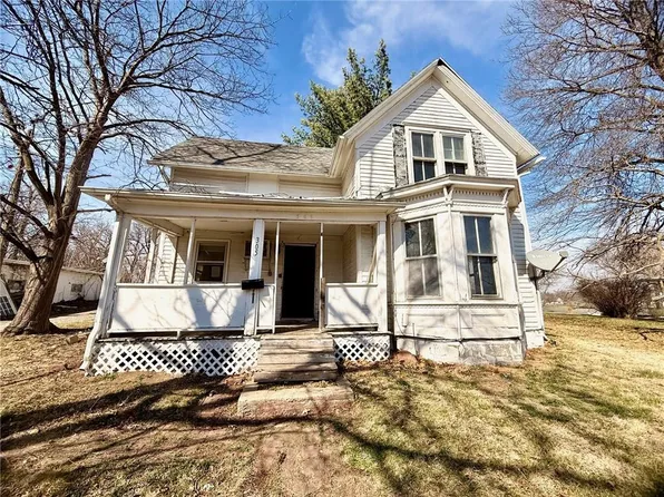 305 North Ave, Maryville, MO 64468