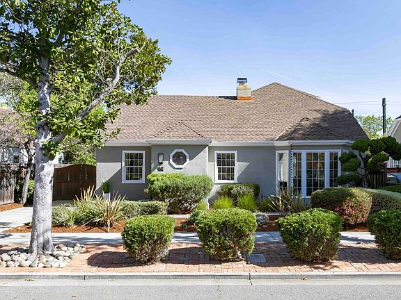 2nd image of 1637 Mariposa Ave