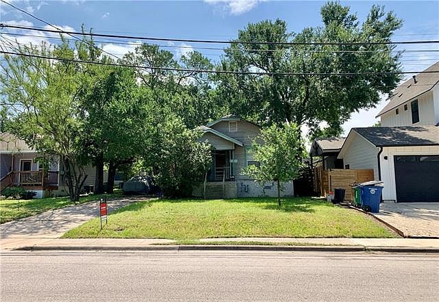 2nd image of 2919 E 13th St