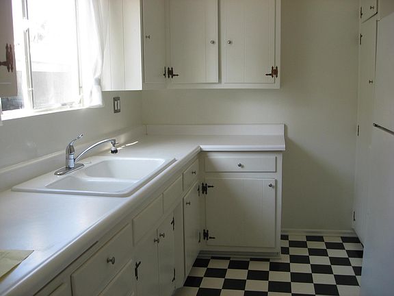 2nd image of 1335 N Vista St #4