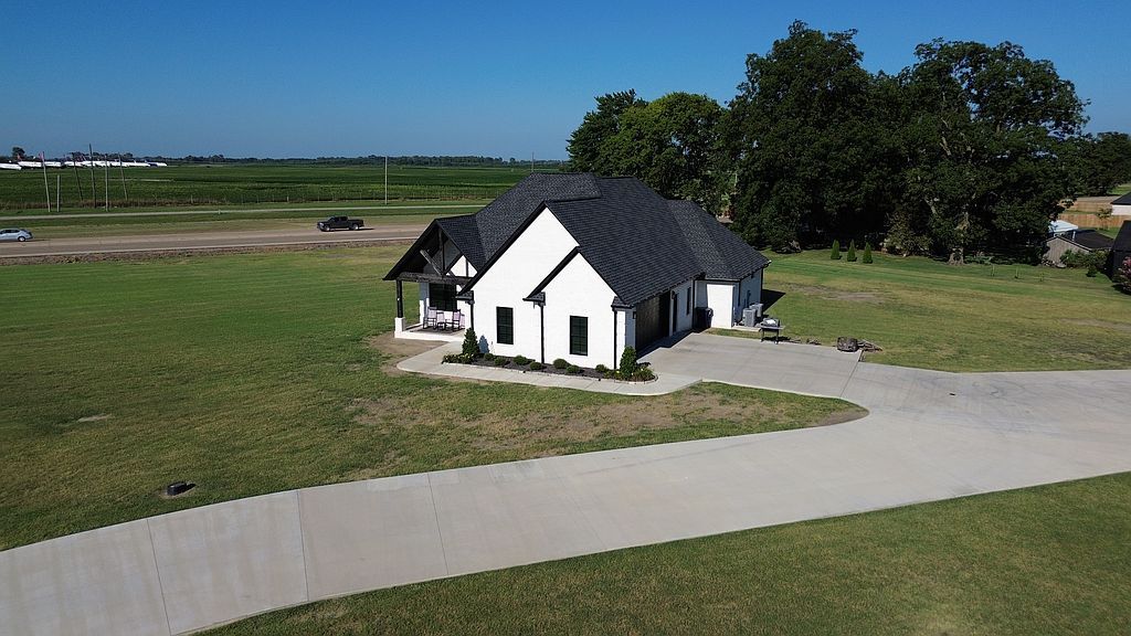 141 E Marianne Dr - Property Image