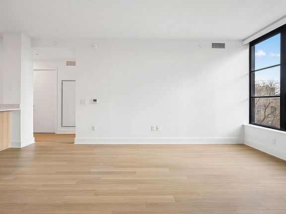 4th image of 499 President St #340