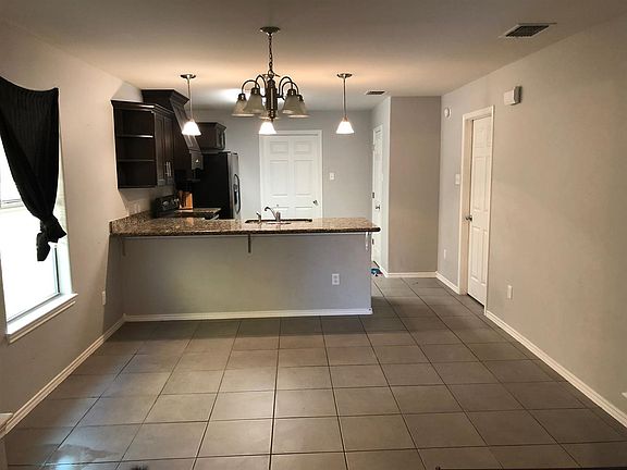 5th image of 4422 Mercedes Dr