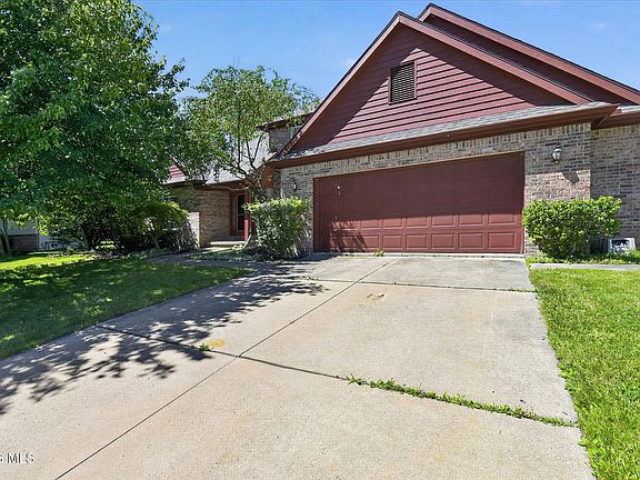 4th image of 6062 Wood Dr
