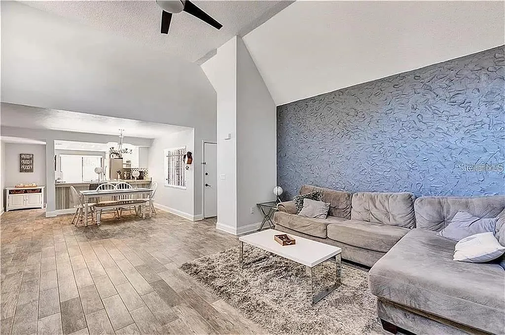 2 bed, 2.0 bath, 1258 sqft, $1,700 — Photo 1