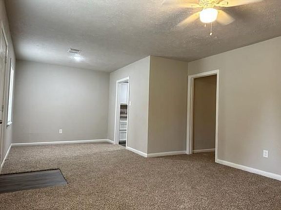 3rd image of 506 S Circle Dr