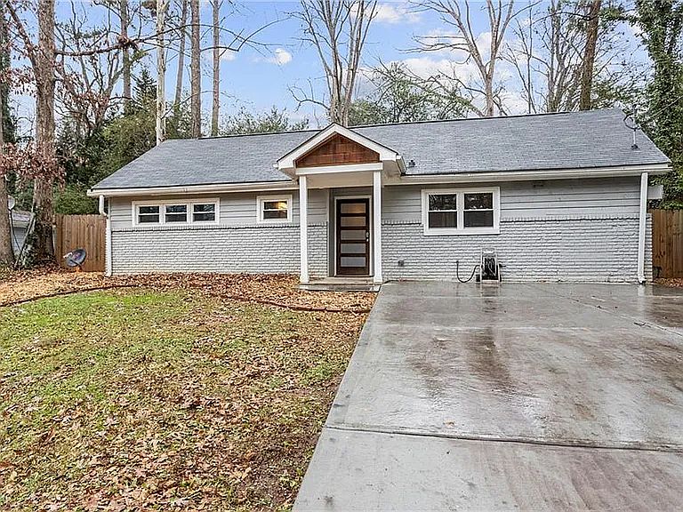 1st image of 2612 McClave Dr
