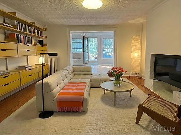 3rd image of 376 State St Floor 1