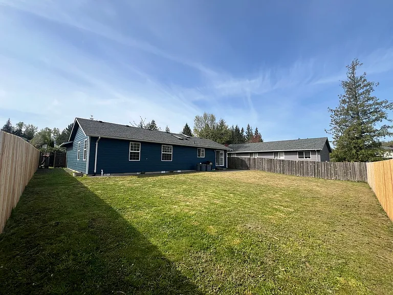1360 Roma Rd — Photo 19