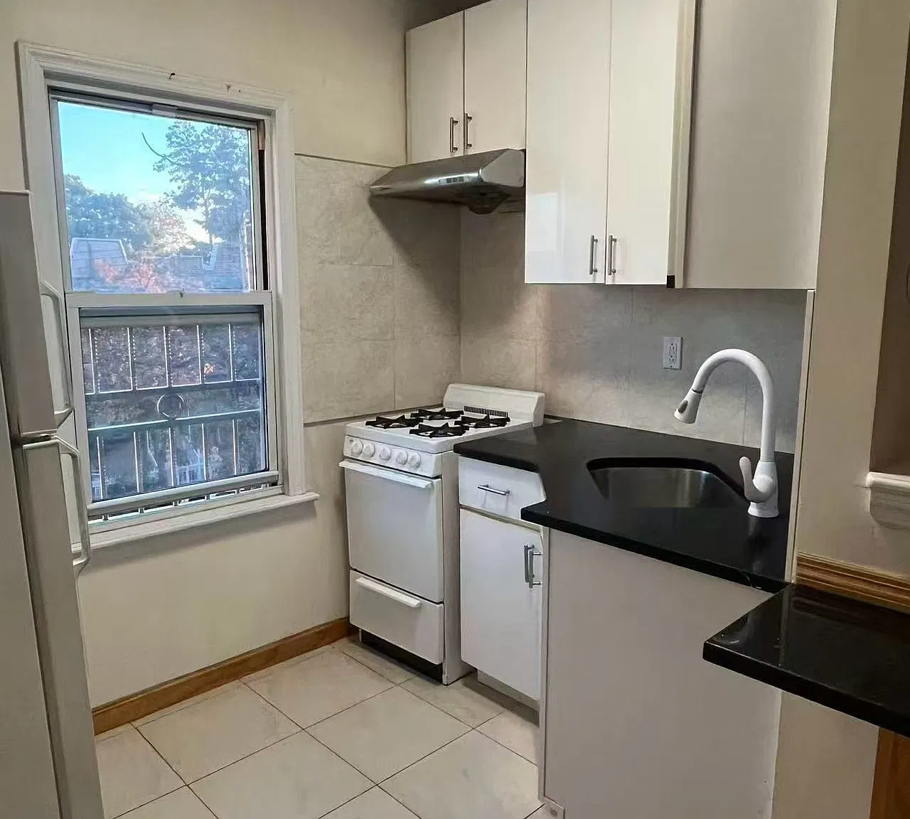 2 bed, 800 sqft, $2,500 — Photo 4