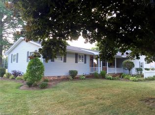 71 Lynwood Dr, Magnolia, OH 44643