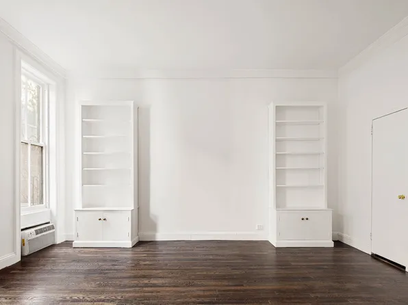 157 East 75th Street 2E image 13 of 14