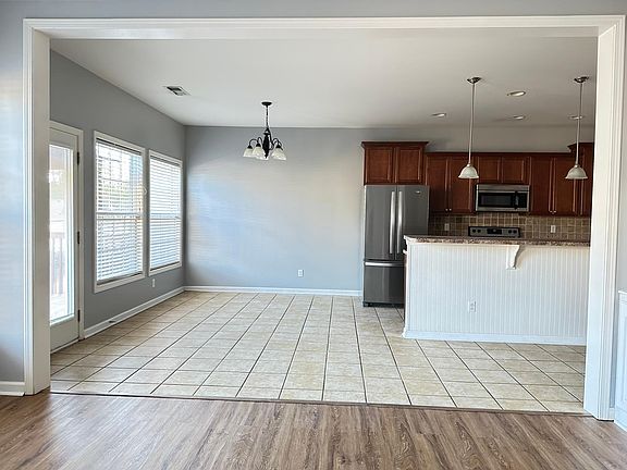 3rd image of 4076 Sweetspire Dr
