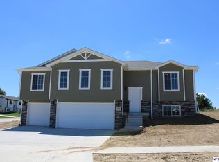 5701 W Redberry Ln, Lincoln, NE 68524